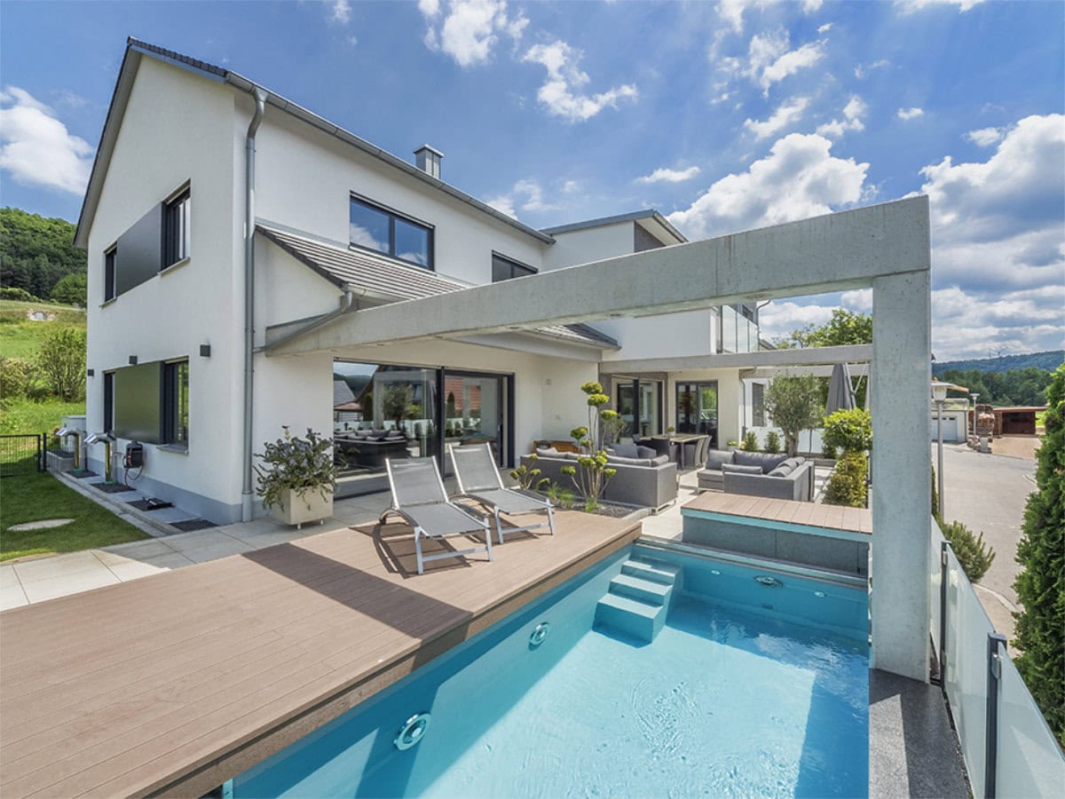 Bauunternehmen N&uuml;rnberg Referenz Haus mit Pool